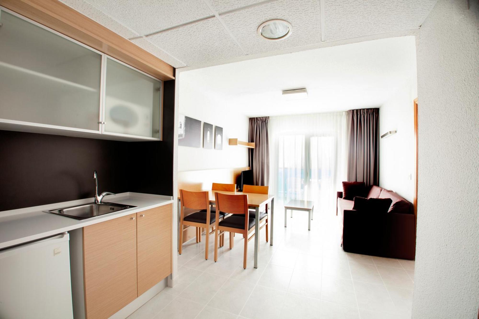One-Bedroom Apartment,411096333:JPEG